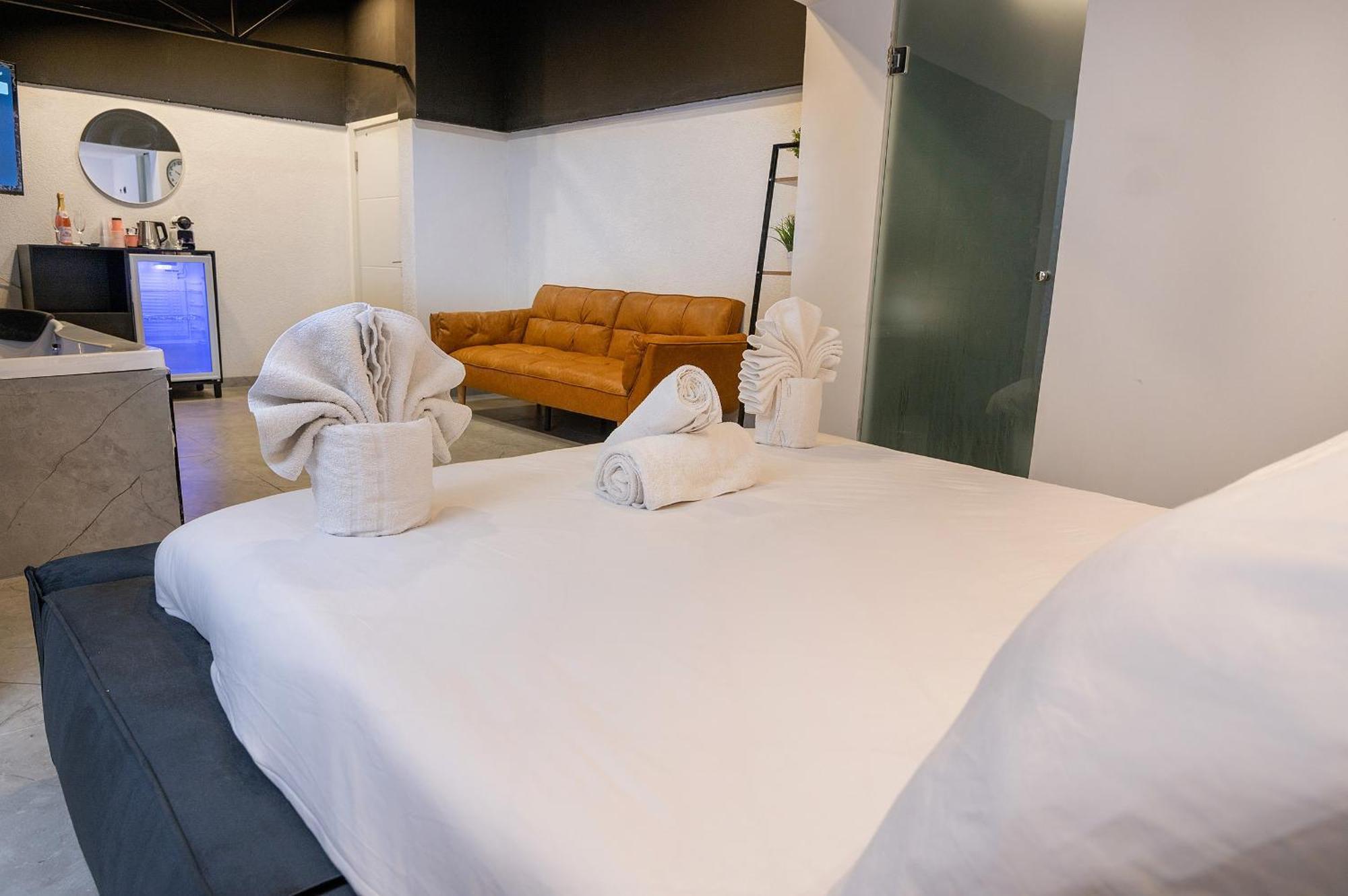 Lago Suites Hotel Jerusalem Exterior photo