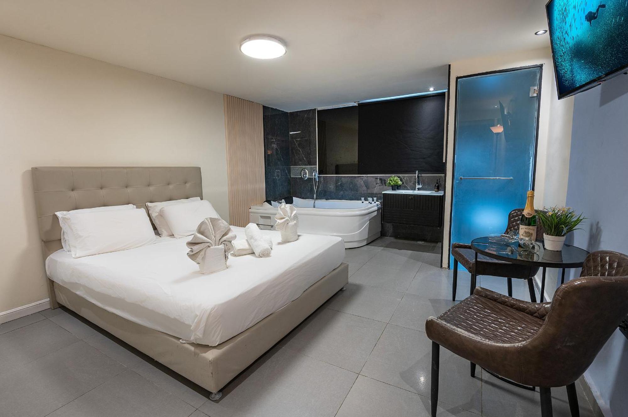 Lago Suites Hotel Jerusalem Exterior photo